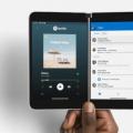 微软Surface Duo的继任者可能会赶上关键部门的Galaxy Z Fold 2