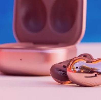 三星的Galaxy Buds Live无线耳塞在Woot减 35