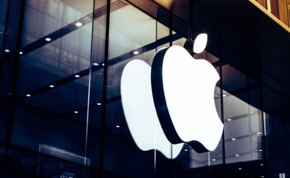 互联网分析：Apple Store员工从客户的iPhone窃取了一张亲密照片后被解雇