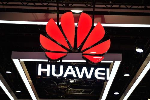 华为和荣耀在线市场份额在第三季度超过小米 vivo 苹果和OPPO