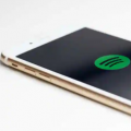 互联网分析：Spotify的新功能可让您轻松为播客添加书签，以备后用