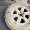 如何检查和保养丰田汉兰达的备用轮胎