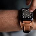 由数十年历史的皮革制成 这些Apple Watch表带限量197条