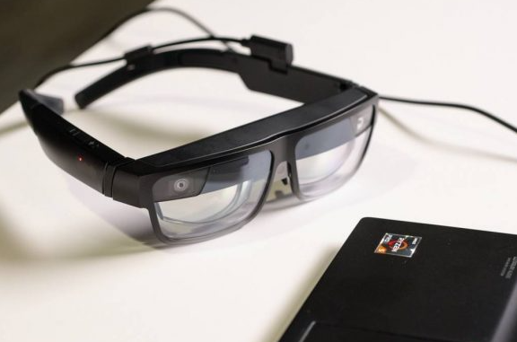 联想推出新型智能眼镜ThinkReality A3