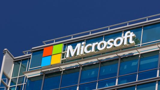 微软为移动版Outlook和网络版Office添加了暗模式